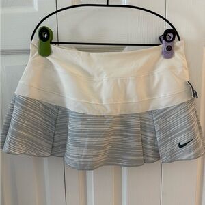 NWT Nike Women's WHITE/cream and Gray Skort Dri-fit
